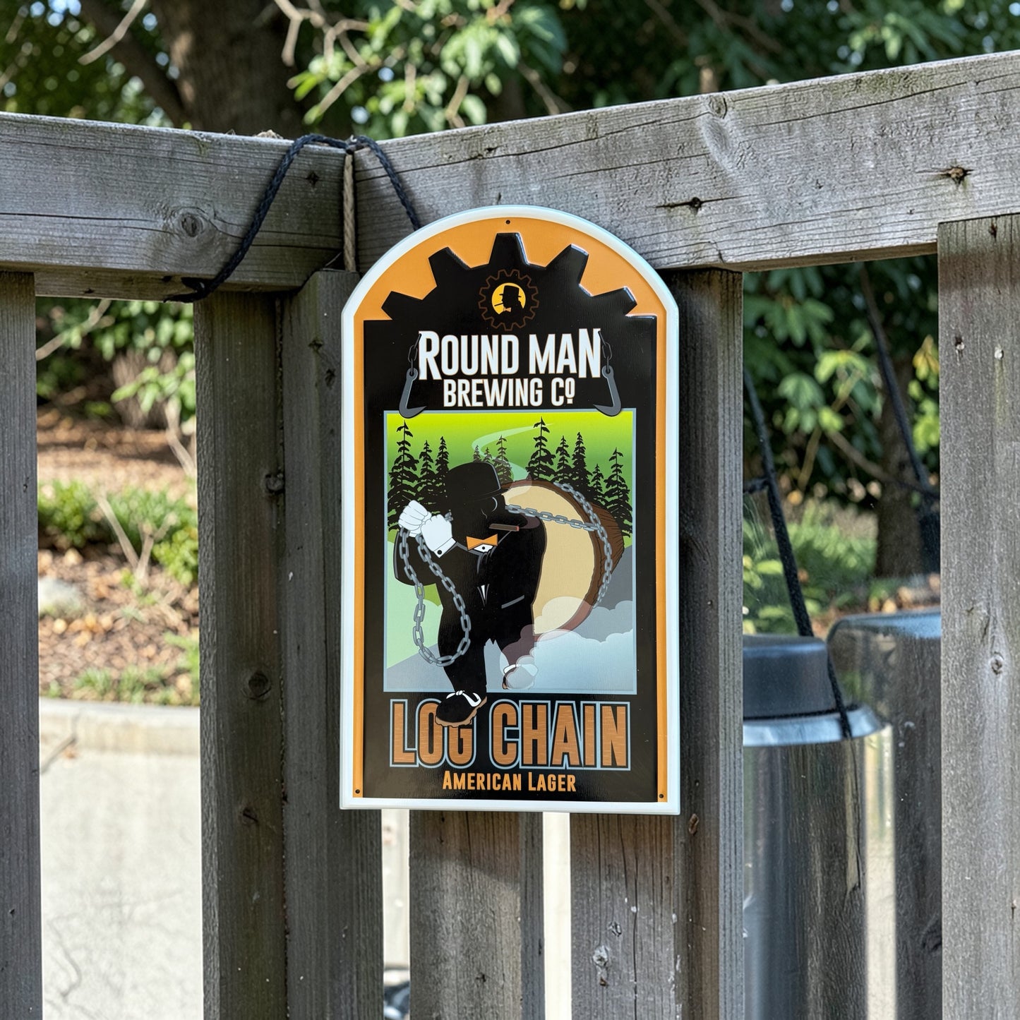 Round Man Brewing Co Log Chain Collectible Tin Tacker Metal Beer Sign